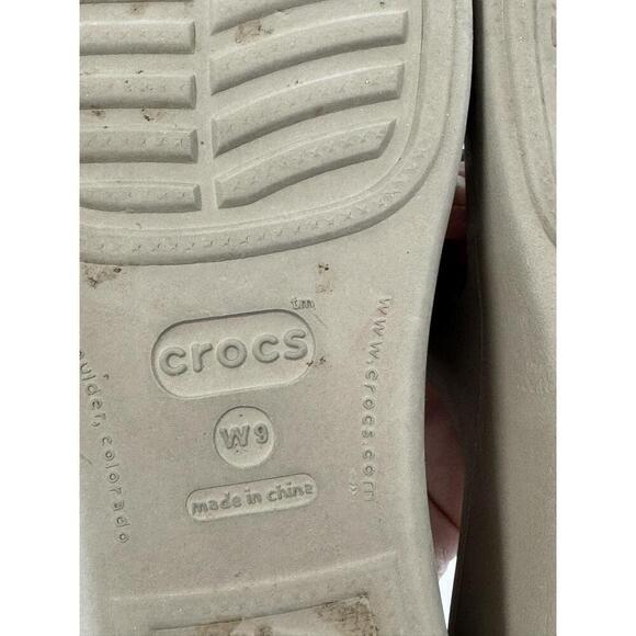 Crocs Beige Dual Strap Slide Sandals Unisex Logo Slip On W9 - Picture 6 of 6